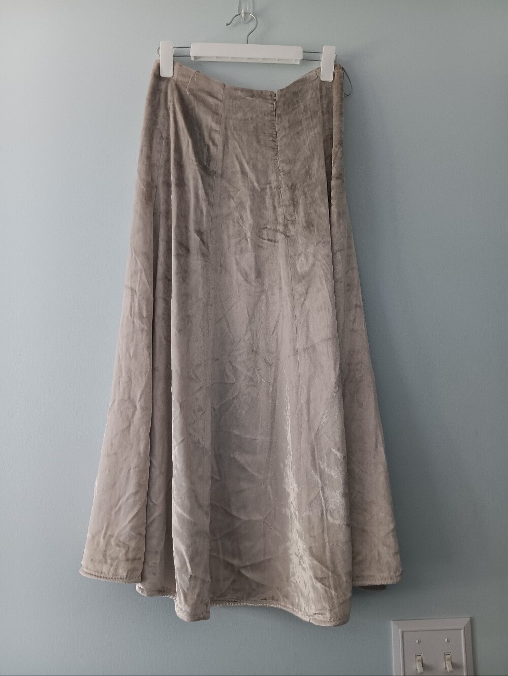 House of Harlow High Rise Velvet A-Line Midi Skirt Champagne Gold 27 - Picture 2 of 6